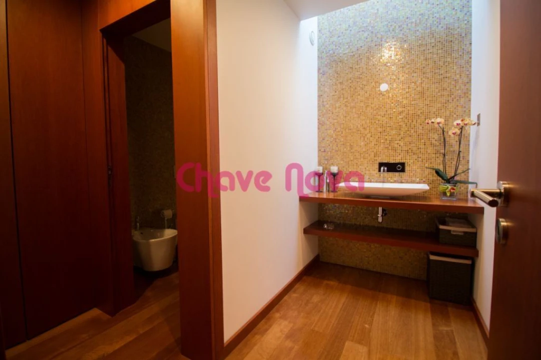 Moradia T5 para Venda em O. Azeméis, Riba-Ul, Ul, Macinhata Seixa, Madail Foto 9