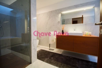 Moradia T5 para Venda em O. Azeméis, Riba-Ul, Ul, Macinhata Seixa, Madail