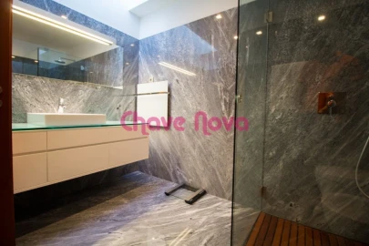 Moradia T5 para Venda em O. Azeméis, Riba-Ul, Ul, Macinhata Seixa, Madail