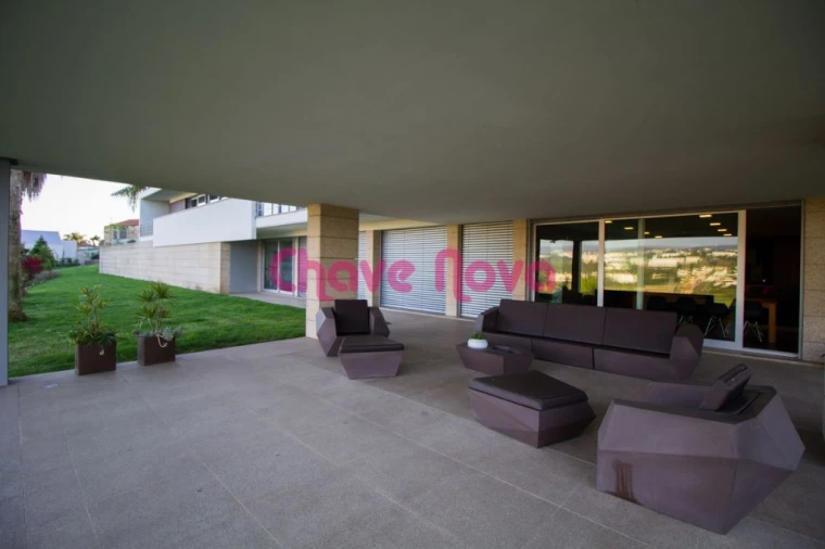 Moradia T5 para Venda em O. Azeméis, Riba-Ul, Ul, Macinhata Seixa, Madail Foto 2