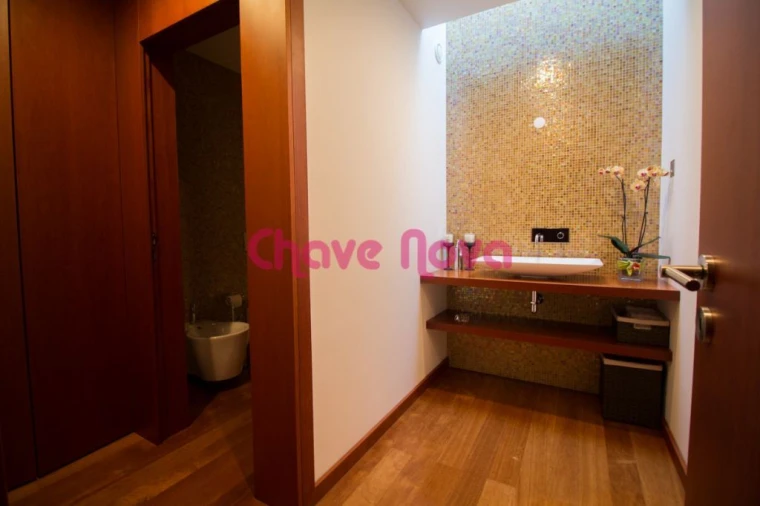 Moradia T5 para Venda em O. Azeméis, Riba-Ul, Ul, Macinhata Seixa, Madail Foto 9