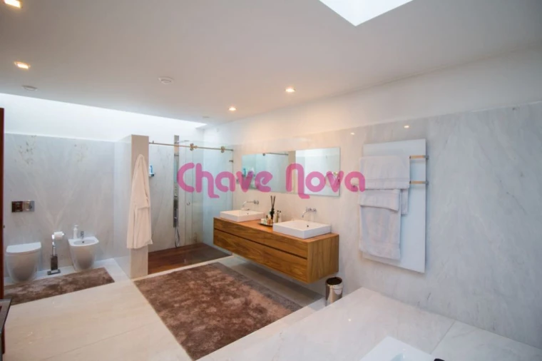 Moradia T5 para Venda em O. Azeméis, Riba-Ul, Ul, Macinhata Seixa, Madail Foto 17