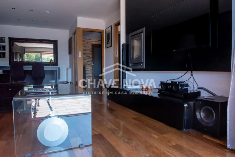 Apartamento T2 para Arrendamento em Madalena Foto 10