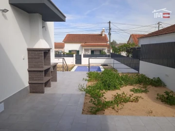 Moradia T4 para Venda em Azeitão (São Lourenço e São Simão)