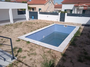 Moradia T4 para Venda em Azeitão (São Lourenço e São Simão)