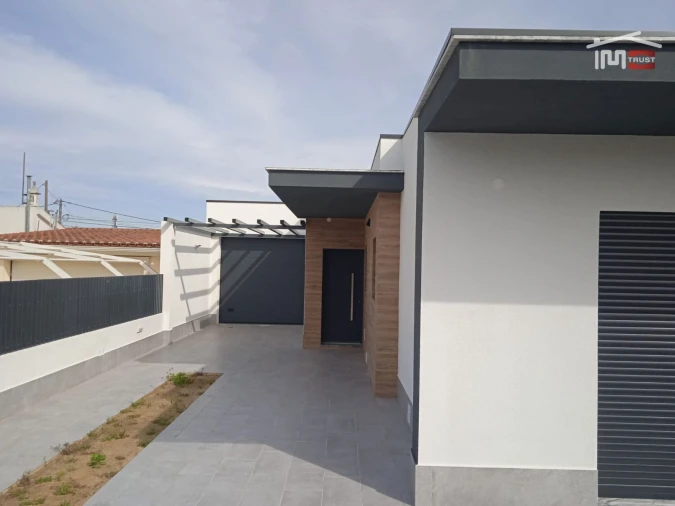 Moradia T4 para Venda em Azeitão (São Lourenço e São Simão) Foto 8