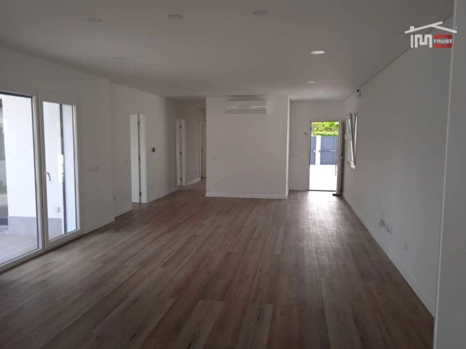 Moradia T4 para Venda em Azeitão (São Lourenço e São Simão) Foto 15