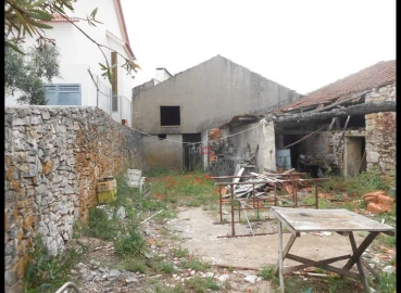 Moradia T6 para Venda em Nossa Senhora das Misericordias