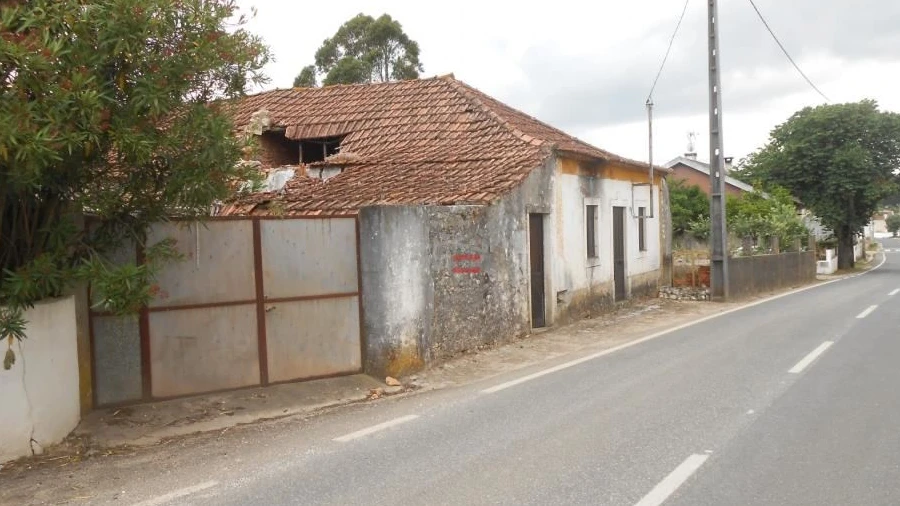 Moradia T6 para Venda em Nossa Senhora das Misericordias