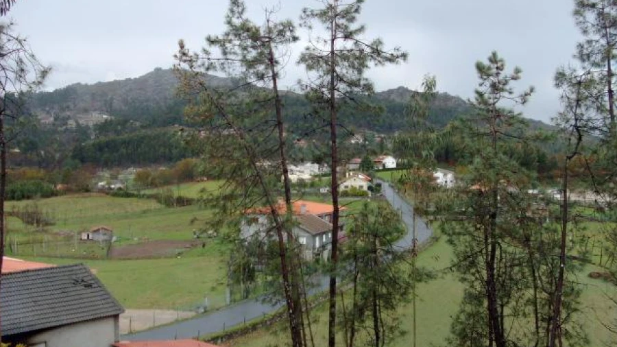 Terreno para Venda em Anissó e Soutelo