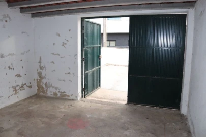 Moradia T3 para Venda em Santo Antonio das Areias