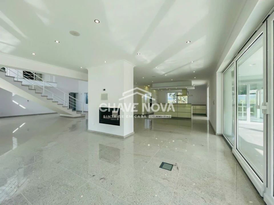 Moradia T5 para Venda em São Cipriano e Vil de Souto Foto 7