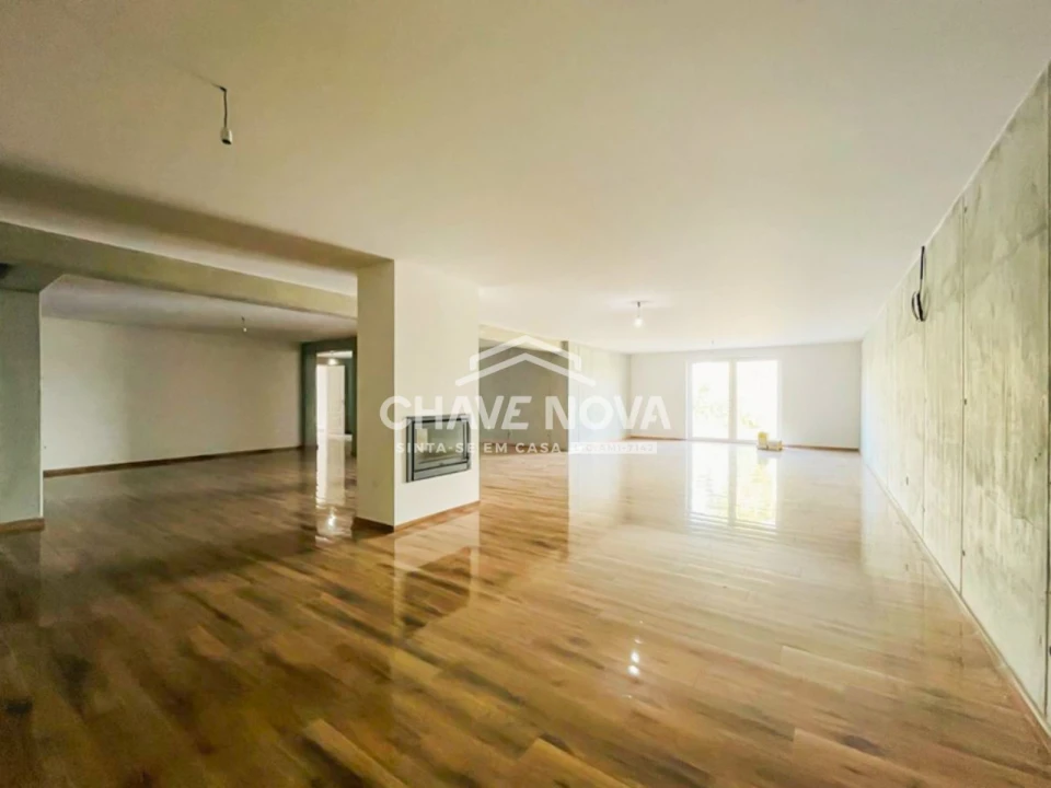 Moradia T5 para Venda em São Cipriano e Vil de Souto Foto 5