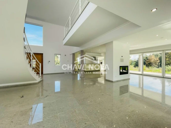 Moradia T5 para Venda em São Cipriano e Vil de Souto Foto 2