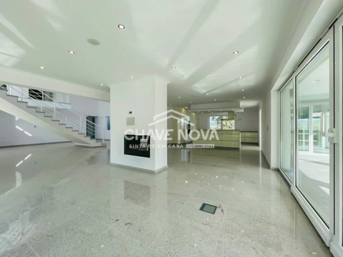 Moradia T5 para Venda em São Cipriano e Vil de Souto Foto 7