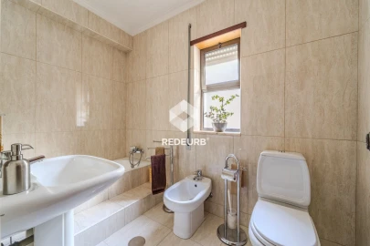 Moradia T4 para Venda em Caldelas, Sequeiros e Paranhos