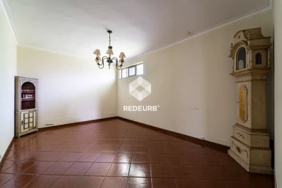 Moradia T4 para Venda em Caldelas, Sequeiros e Paranhos