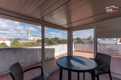 Apartamento T2 para Arrendamento em Fatima
