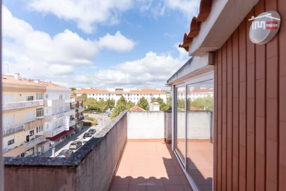 Apartamento T2 para Arrendamento em Fatima