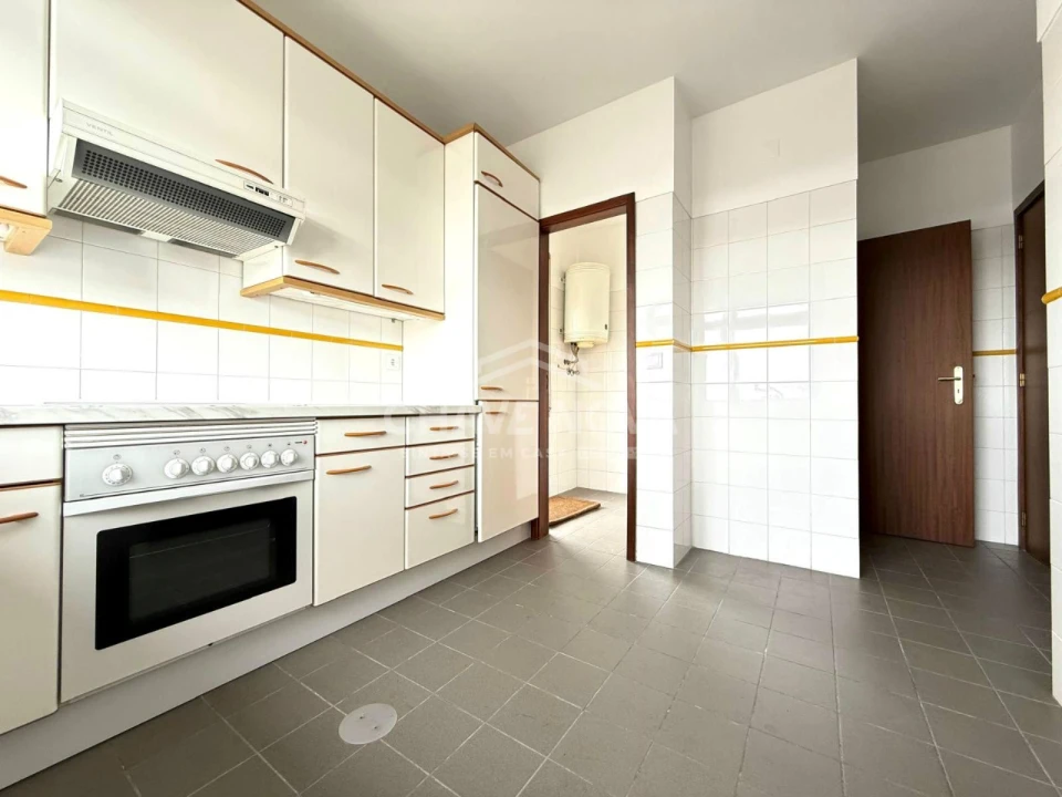 Apartamento T2 para Venda em Paranhos Foto 10