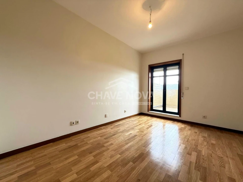 Apartamento T2 para Venda em Paranhos Foto 16