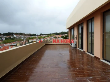 Escritório para Arrendamento em Ajuda