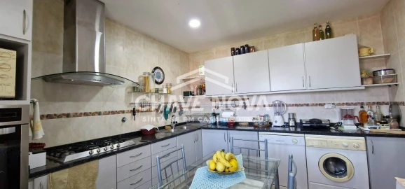 Moradia T4 para Venda em Vilar e Viveiro