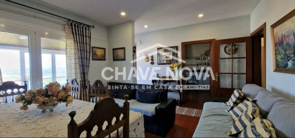 Moradia T4 para Venda em Vilar e Viveiro