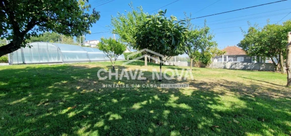 Moradia T4 para Venda em Vilar e Viveiro