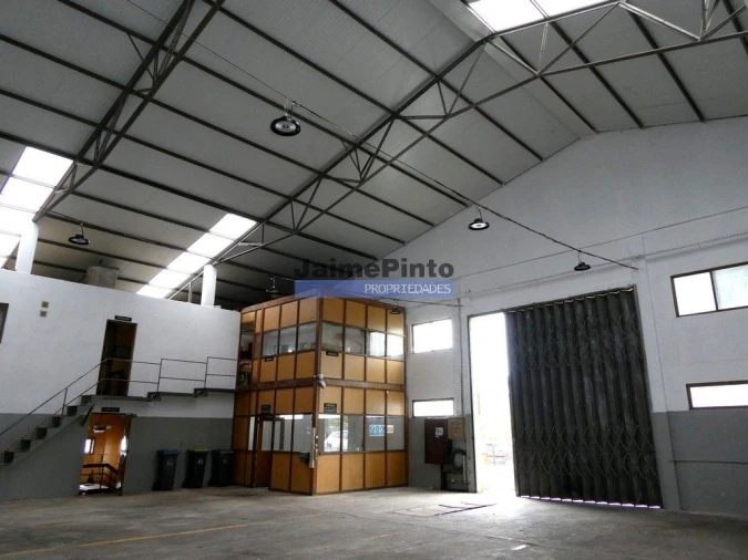 Armazém para Arrendamento em Canelas Foto 2