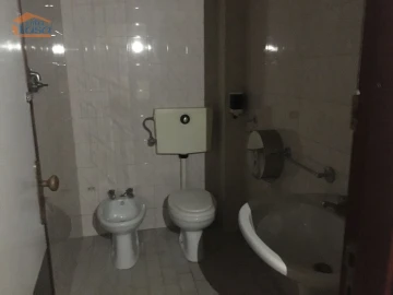 Loja para Arrendamento em Gondomar (São Cosme), Valbom e Jovim