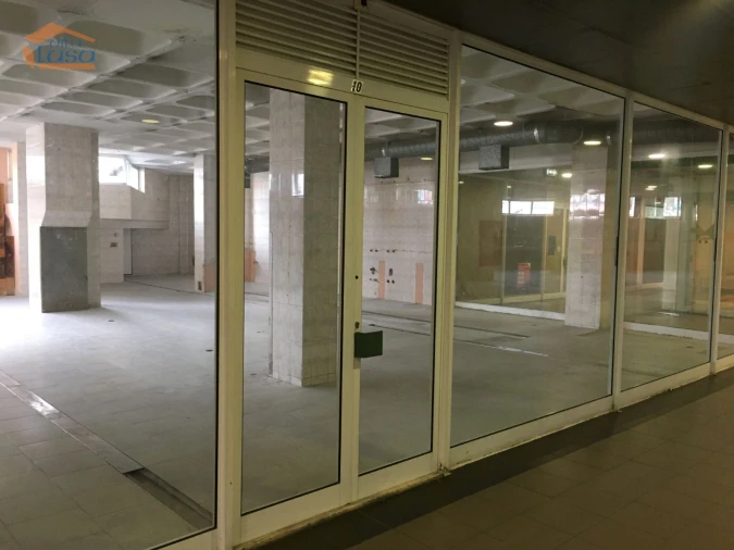 Loja para Arrendamento em Gondomar (São Cosme), Valbom e Jovim Foto 3