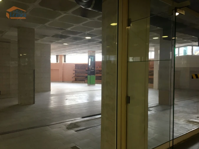 Loja para Arrendamento em Gondomar (São Cosme), Valbom e Jovim Foto 4