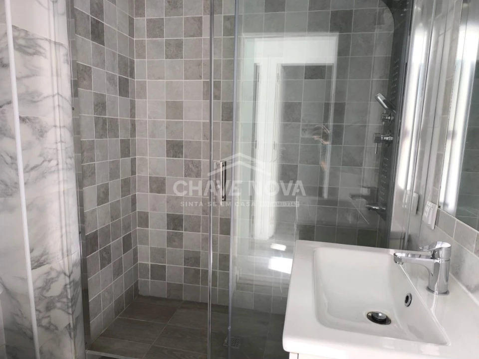 Apartamento T1 para Venda em Arroios Foto 17