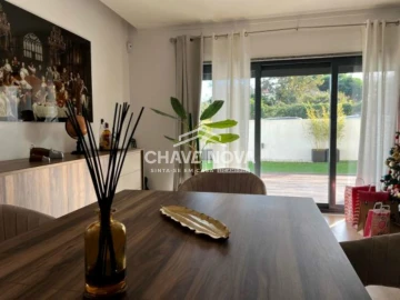 Moradia T4 para Venda em Santo Antonio da Charneca