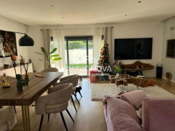 Moradia T4 para Venda em Santo Antonio da Charneca