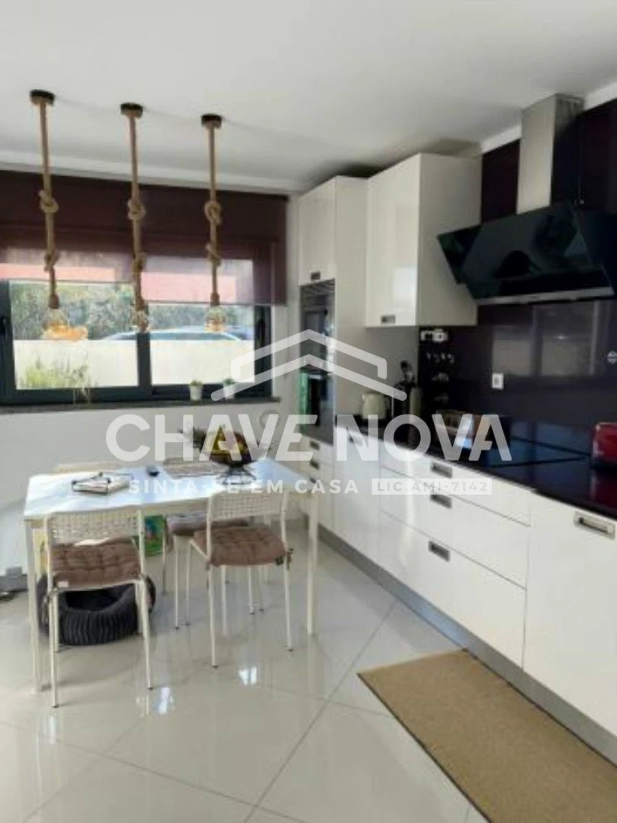Moradia T4 para Venda em Santo Antonio da Charneca Foto 12