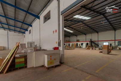 Armazém para Venda em Nossa Senhora das Misericordias