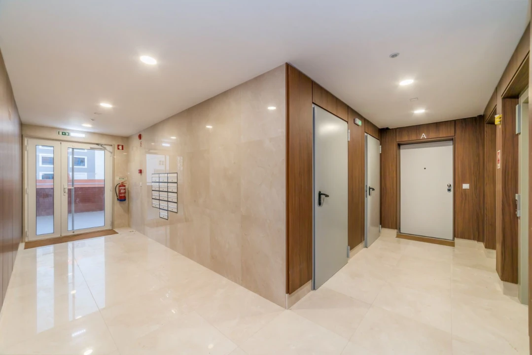 Apartamento T3 para Venda em Alfragide Foto 1