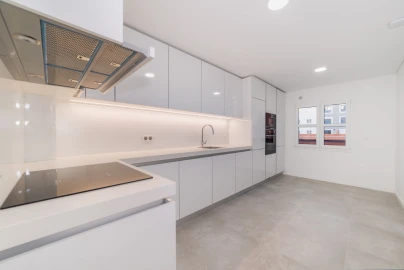 Apartamento T3 para Venda em Alfragide