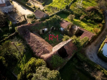 Quinta T9 para Venda em Paredes