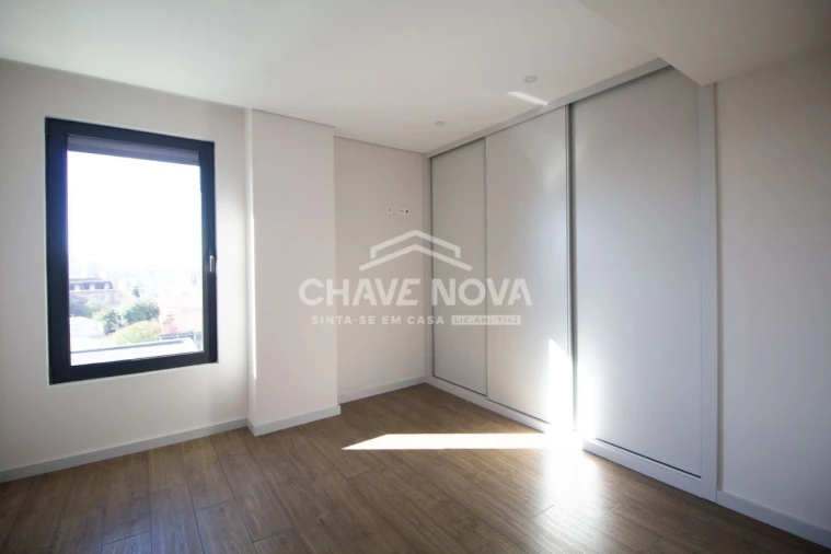 Apartamento T3 para Venda em Cedofeita, Santo Ildefonso, Sé, Miragaia, São Nicolau e Vitória Foto 4