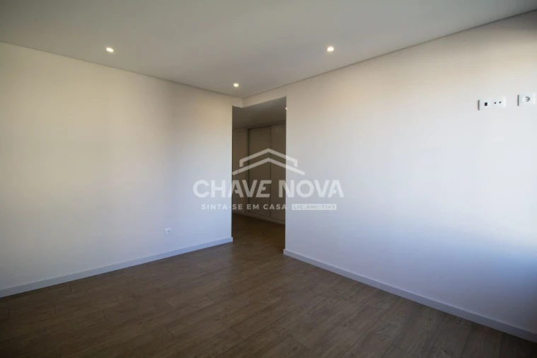Apartamento T3 para Venda em Cedofeita, Santo Ildefonso, Sé, Miragaia, São Nicolau e Vitória Foto 13