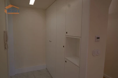 Apartamento T3 para Venda em Lordelo do Ouro e Massarelos