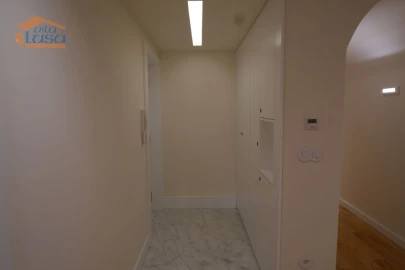 Apartamento T3 para Venda em Lordelo do Ouro e Massarelos
