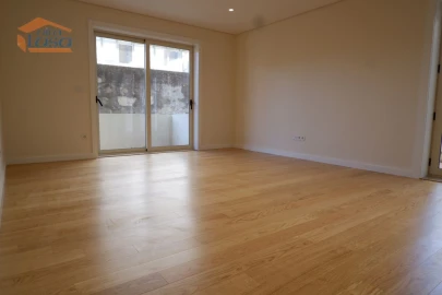 Apartamento T3 para Venda em Lordelo do Ouro e Massarelos