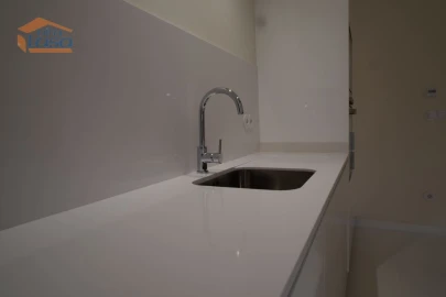 Apartamento T3 para Venda em Lordelo do Ouro e Massarelos