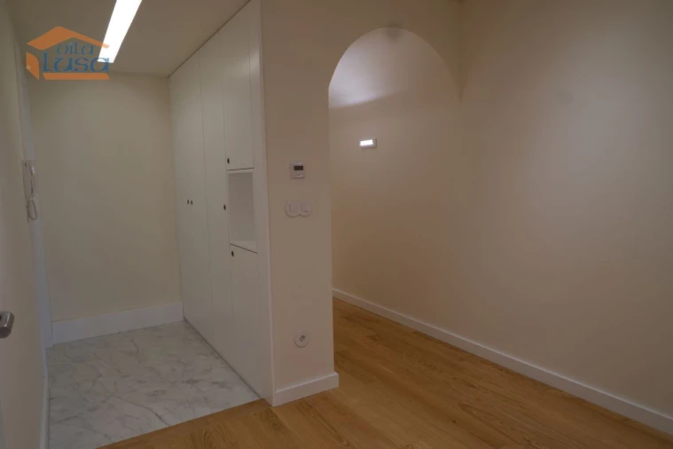 Apartamento T3 para Venda em Lordelo do Ouro e Massarelos Foto 5