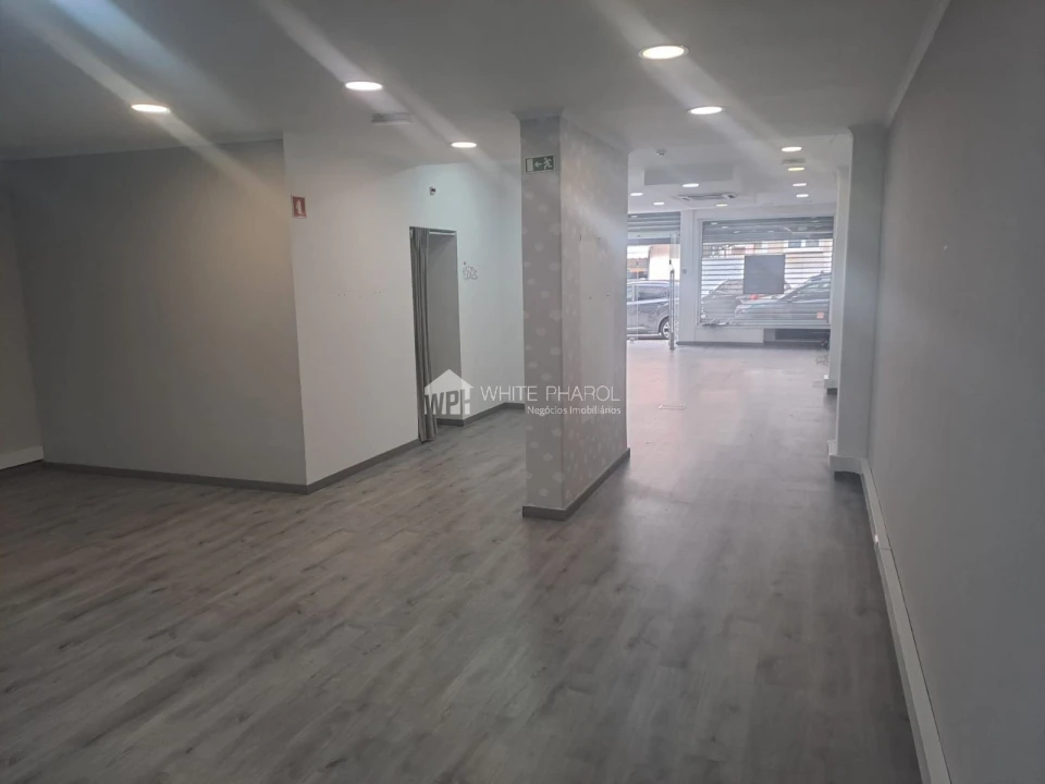 Loja para Venda em Areeiro Foto 16