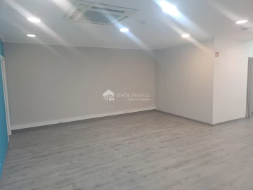 Loja para Venda em Areeiro